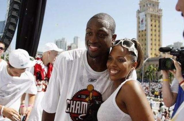 跟队：米兰不太可能在一月运作莱万，但他是夏窗的理想人选（队记：米兰冬窗引进莱万可能性不大，夏窗仍视其为理想目标）