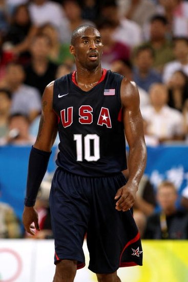 梅西一年三大MVP！造进球74个！快踢满全场还能边线一过四！（梅西一年揽三大MVP，参与74球；近乎全勤仍上演边线一挑四）