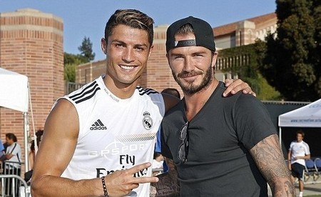 朱利亚诺：喜欢助攻因为会有两个人开心；格子和科克是标杆（朱利亚诺：我更爱助攻，因为能让两个人一起开心；格列兹曼和科克是我的标杆）