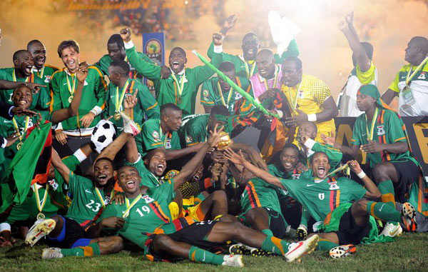 意媒：米兰派球探现场考察亨克18岁前腰卡雷察斯（意媒：米兰球探现场观战评估亨克18岁前腰卡雷察斯）