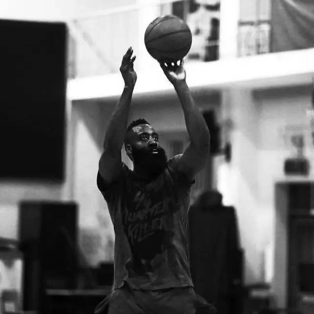 记者：昨晚阿代米和于根伟指导聊了挺久，阿代米哭了（记者称阿代米昨夜与于根伟指导长谈良久后落泪）