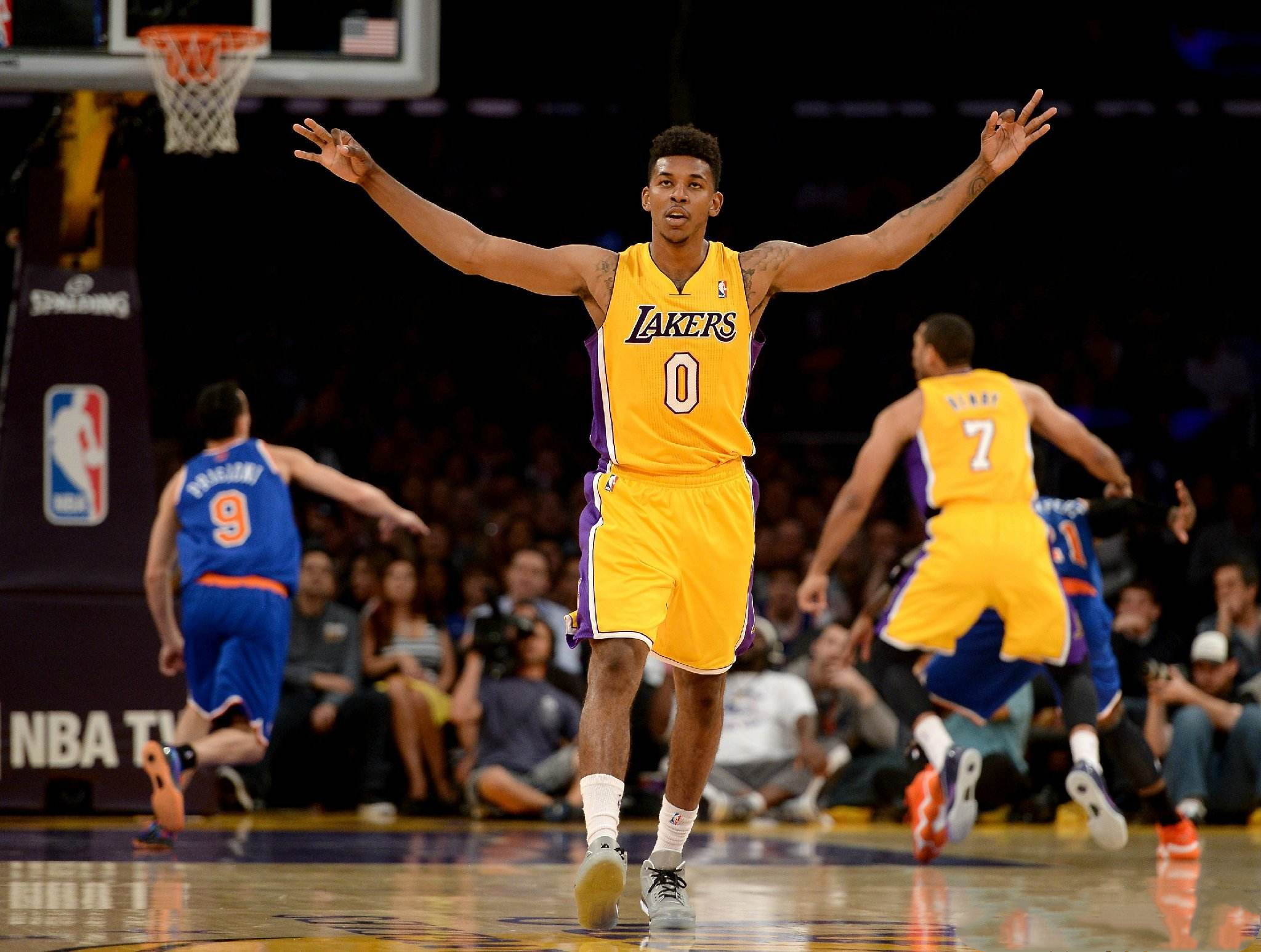 红黑军团的旅程终点：雷乌斯红迪斯与皇家社会的国王杯对决（红黑军团征途谢幕：雷乌斯红迪斯与皇家社会上演国王杯对决）