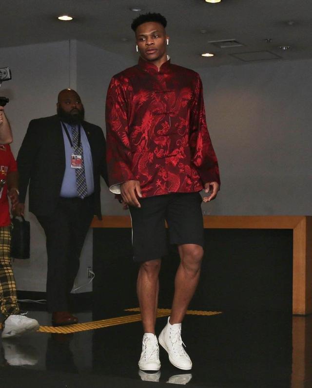 鹈鹕vs森林狼伤病报告：锡安继续缺阵，森林狼整装待发（鹈鹕对阵森林狼伤情更新：锡安仍将缺席，森林狼全员待命）