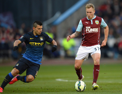 巴甲半场：克里斯蒂安头球破僵，克鲁塞罗暂1-0博塔弗戈（巴甲半场战报：克里斯蒂安头球先拔头筹，克鲁塞罗暂1-0领先博塔弗戈）